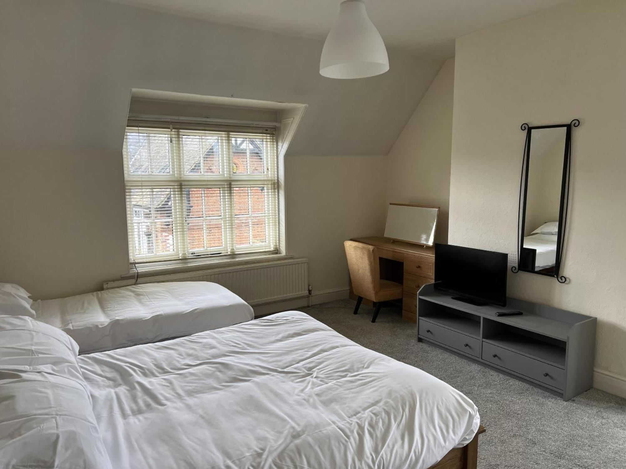 The Talbot And Apartment Iwerne Minster Eksteriør bilde